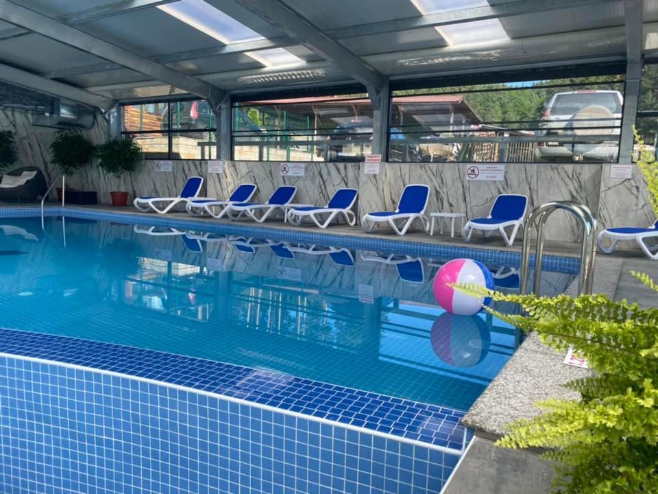 Kamelot Hotel Paszarel Kültér fotó