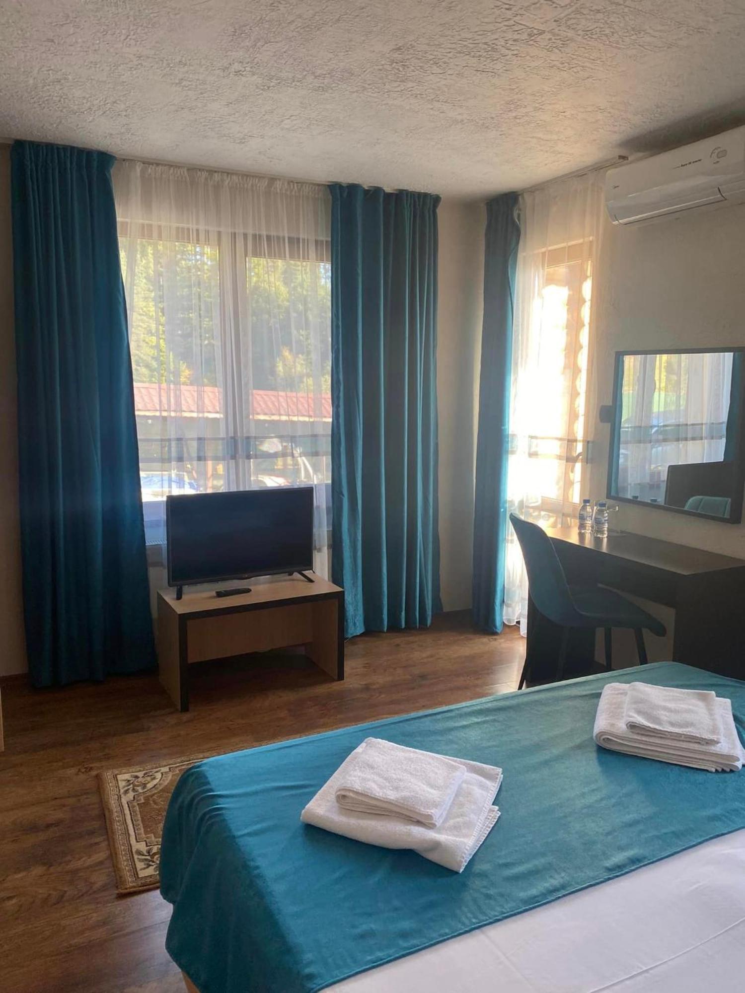 Kamelot Hotel Paszarel Kültér fotó