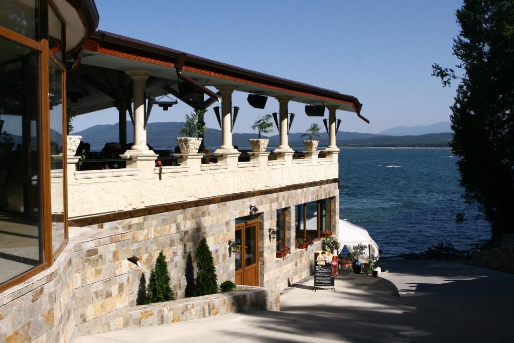 Kamelot Hotel Paszarel Kültér fotó